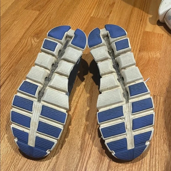 On Running Men's Black and Blue Athletic Shoes - Picture 5 of 5